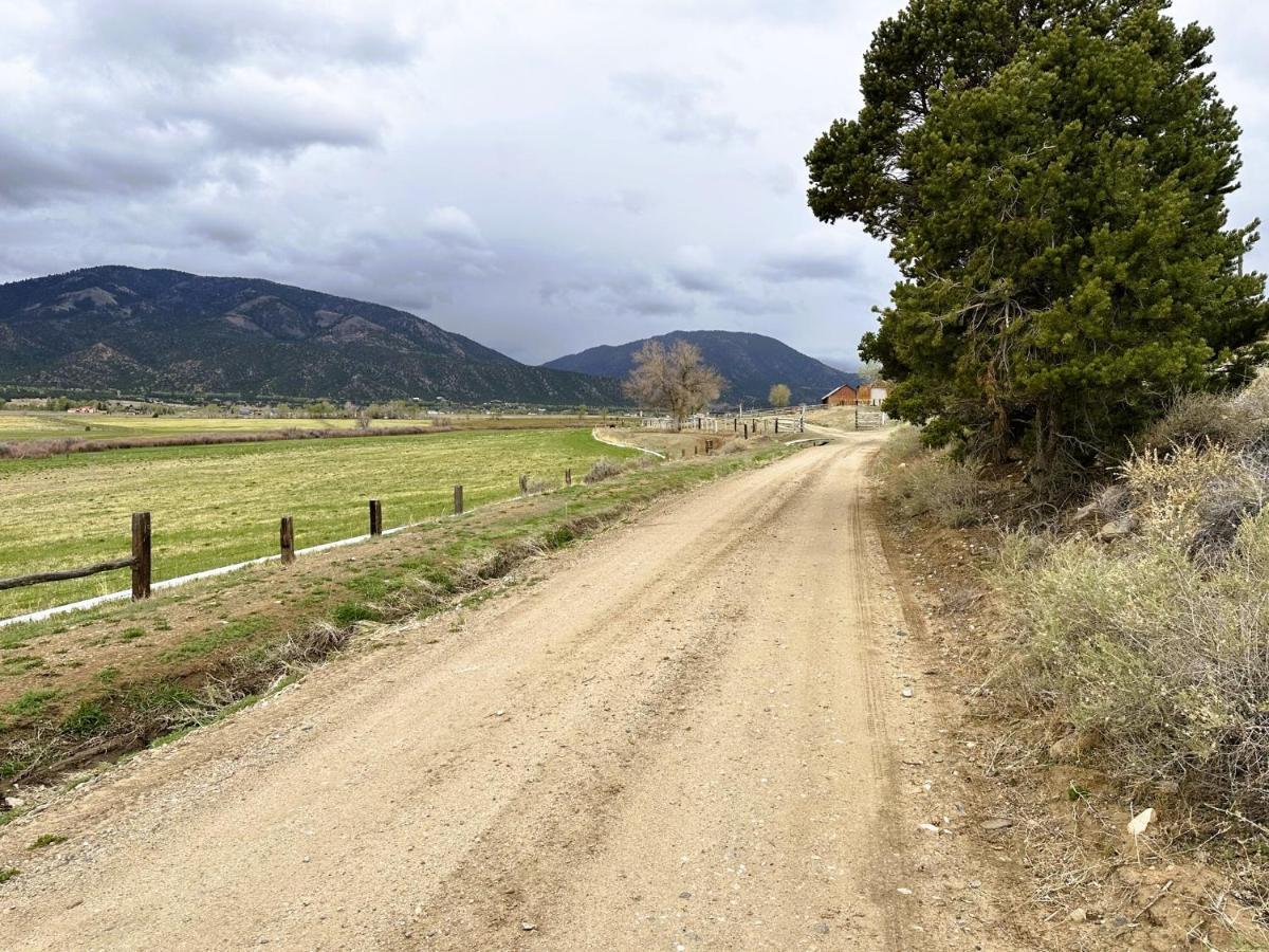 살리다 Private Retreat On Working Horse And Cattle Ranch 빌라 외부 사진