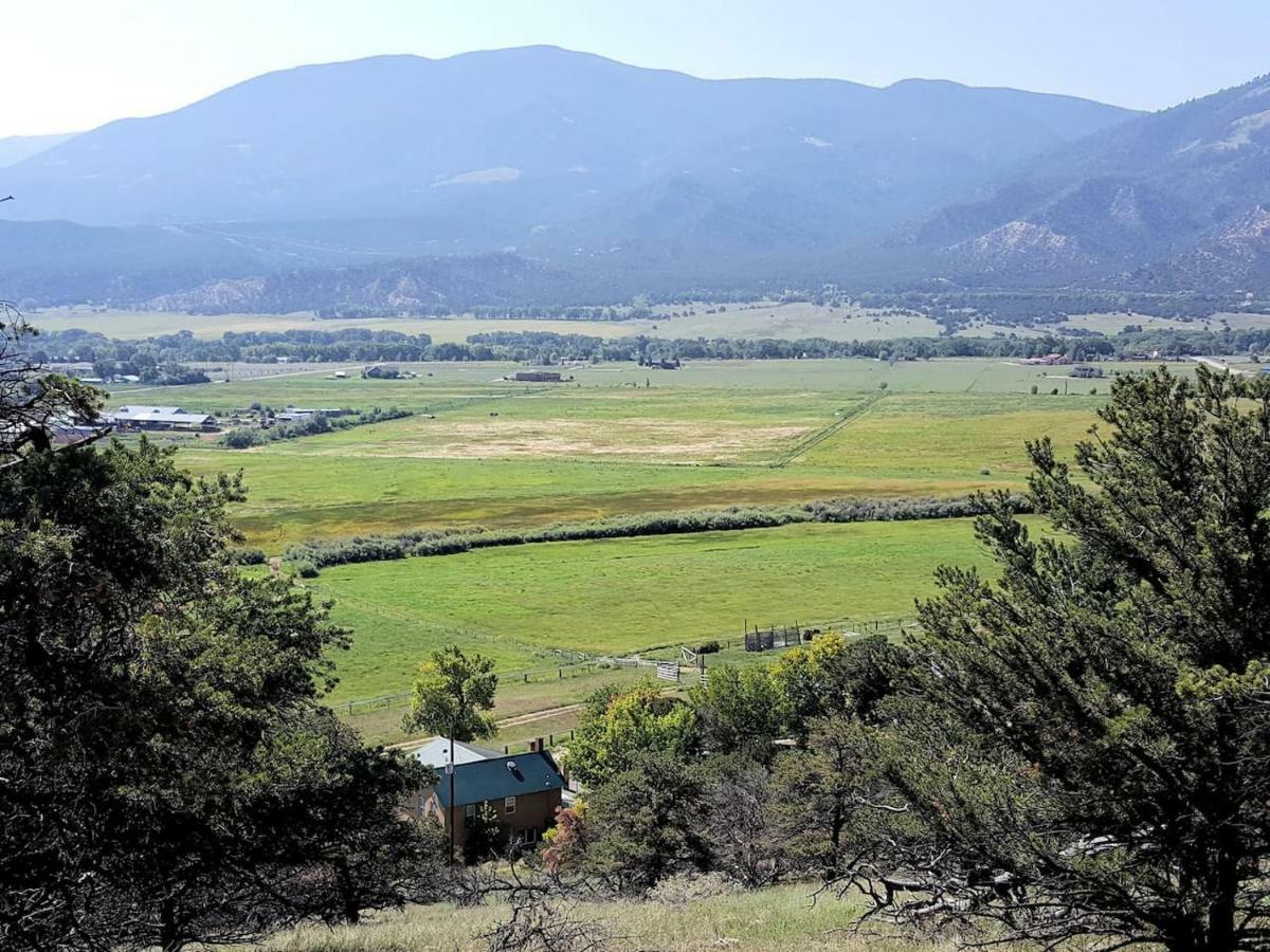 살리다 Private Retreat On Working Horse And Cattle Ranch 빌라 외부 사진
